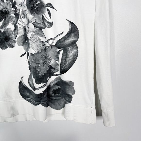 Chicos Weekend Size 1 Medium M White Gray Floral Embellished Pullover Sweater - Picture 3 of 8